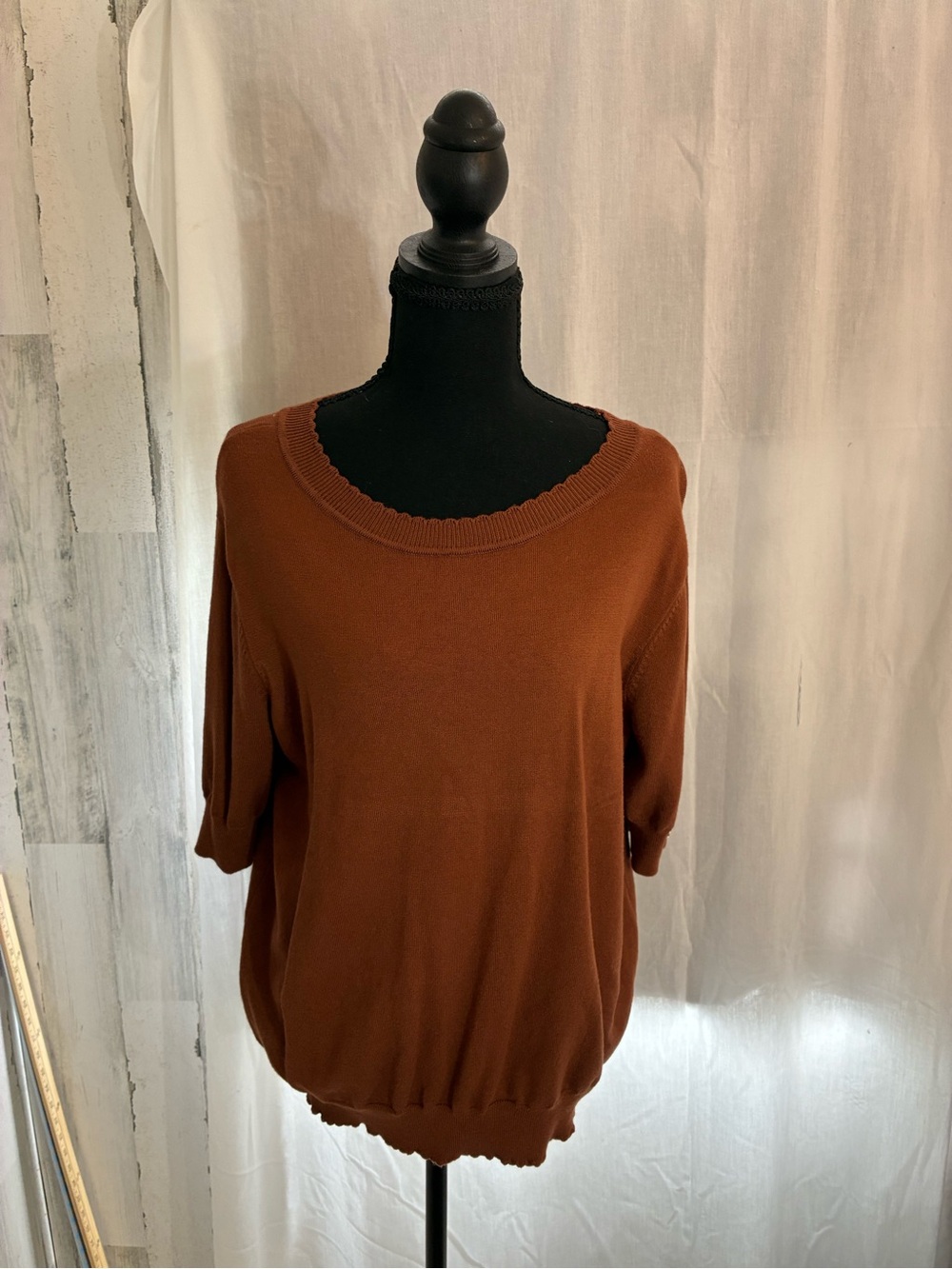 Anne Klein Scoop Neck Pullover Sweater in Rust Brown